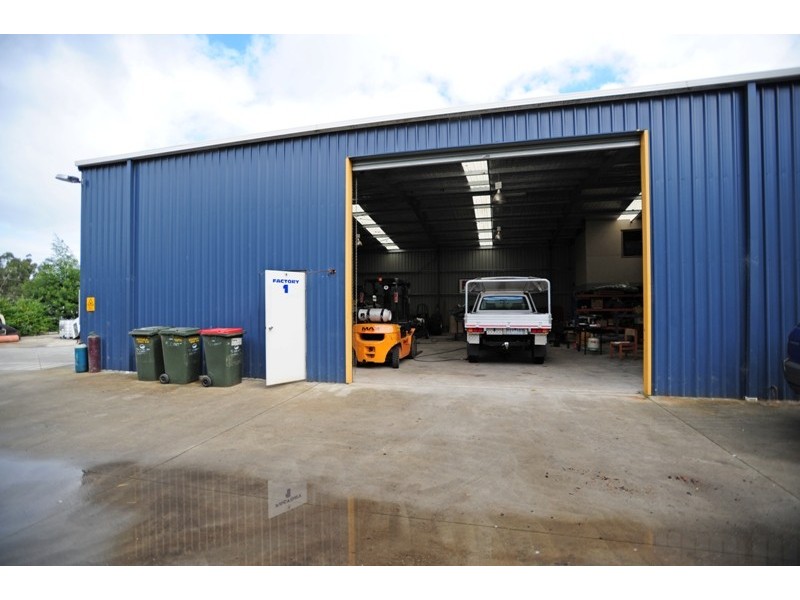 90 Roberts Court, Drouin VIC 3818