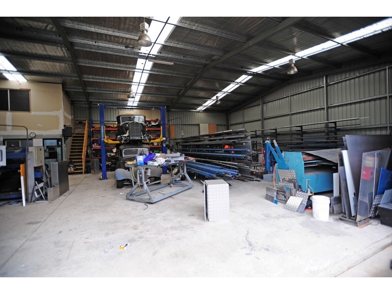 90 Roberts Court, Drouin VIC 3818