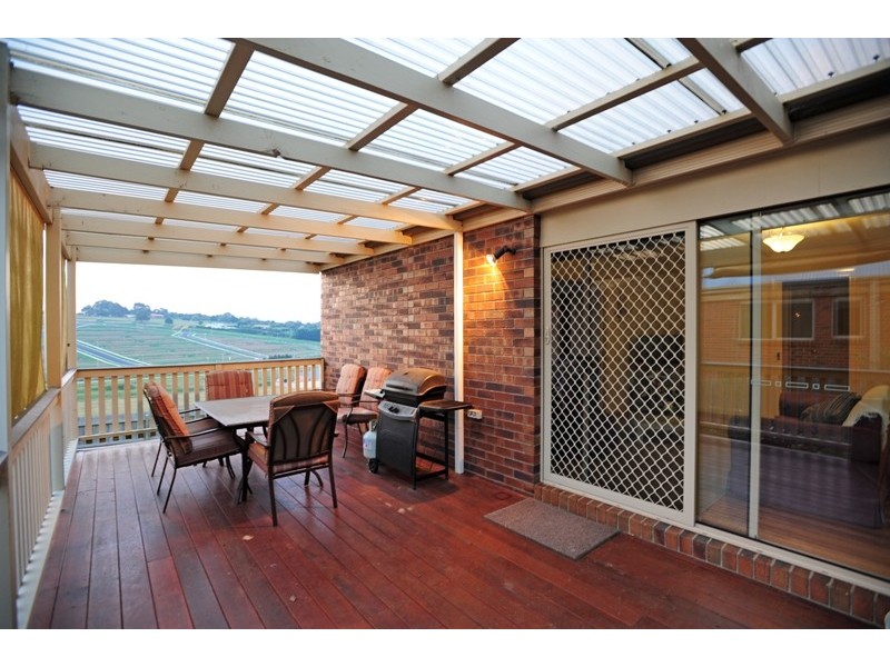 53 Walker Drive, Drouin VIC 3818