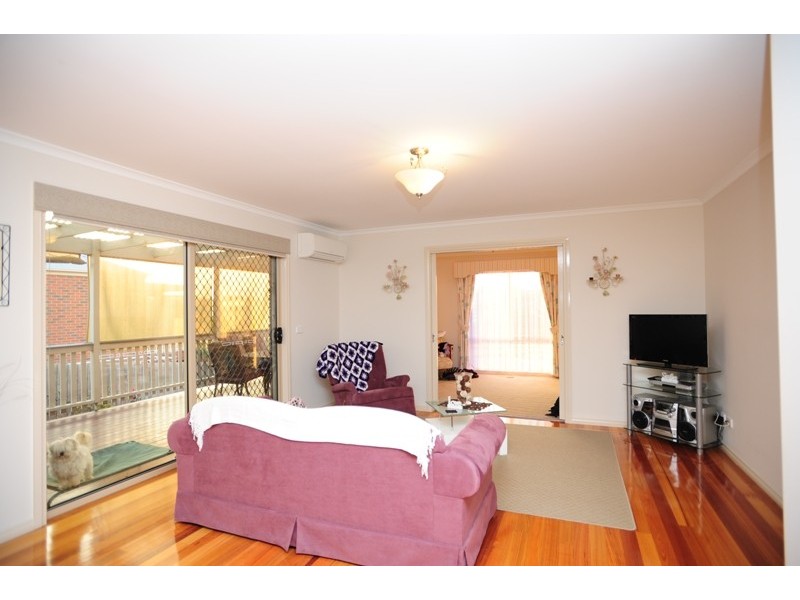 53 Walker Drive, Drouin VIC 3818