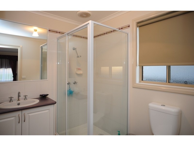 53 Walker Drive, Drouin VIC 3818