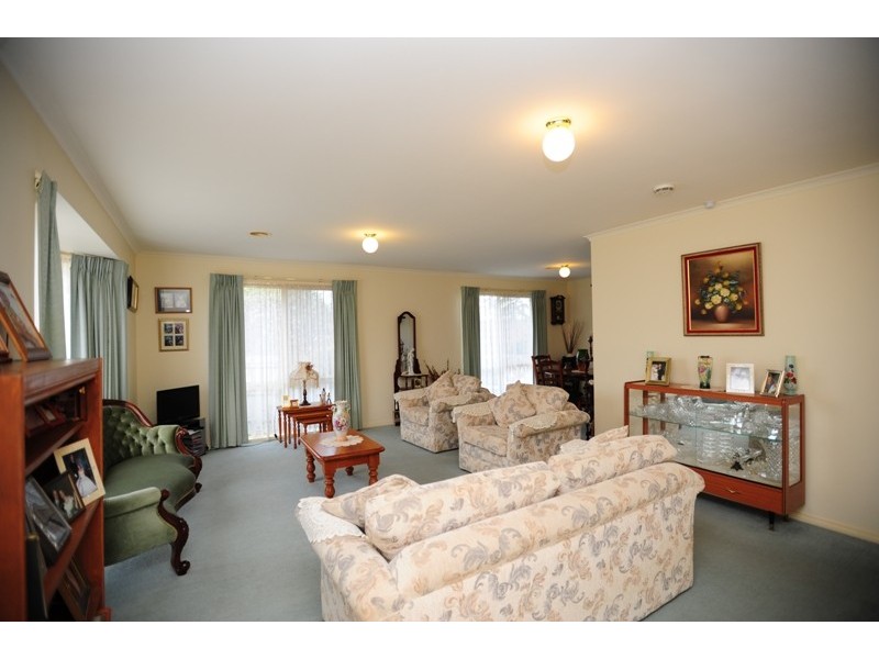 36 Outlook Drive, Drouin VIC 3818