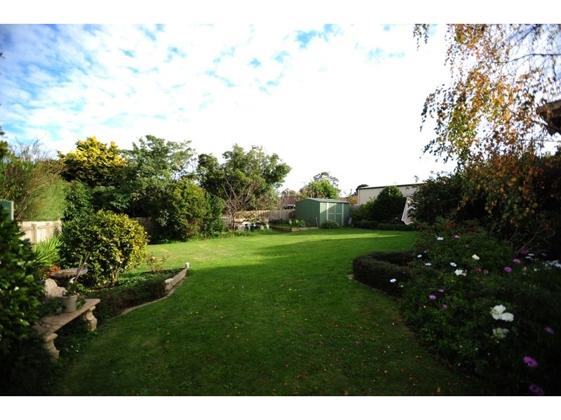 36 Outlook Drive, Drouin VIC 3818