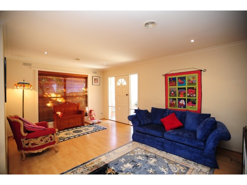 9 Koroit Street, Warragul VIC 3820