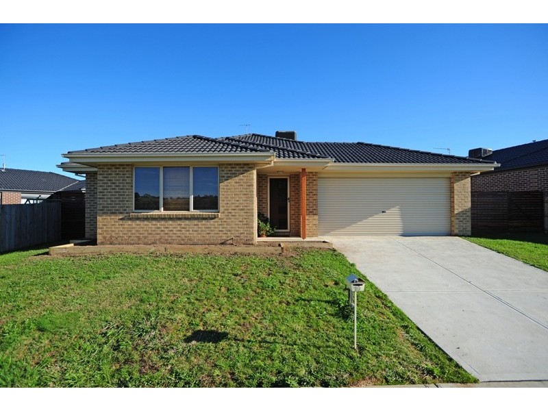 19 Harmon Drive, Drouin VIC 3818