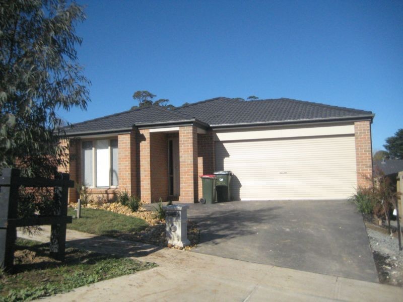 12 Eucalypt Court, Drouin VIC 3818