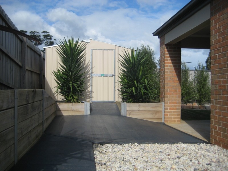 12 Eucalypt Court, Drouin VIC 3818