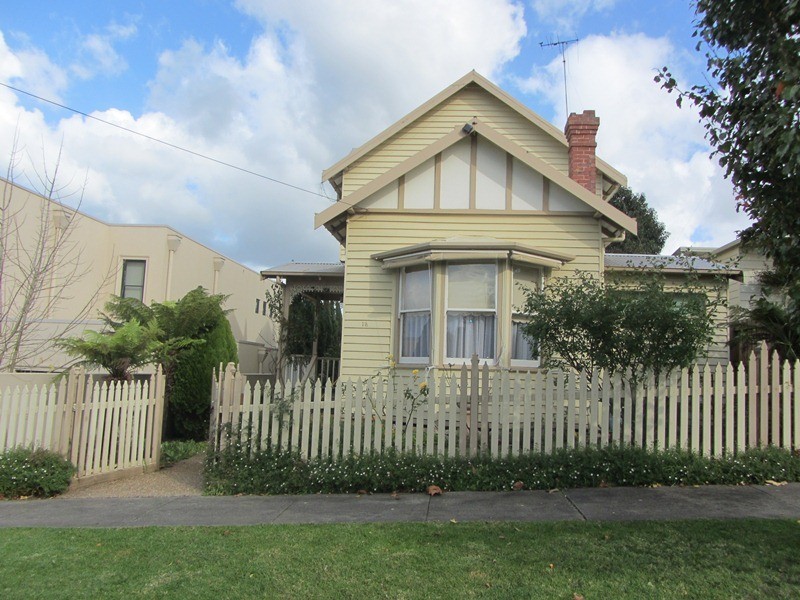 18 Craig Street, Warragul VIC 3820