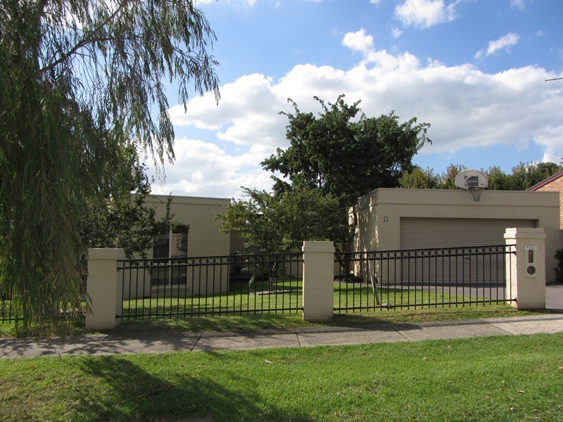 7 Wallace Crescent, Drouin VIC 3818