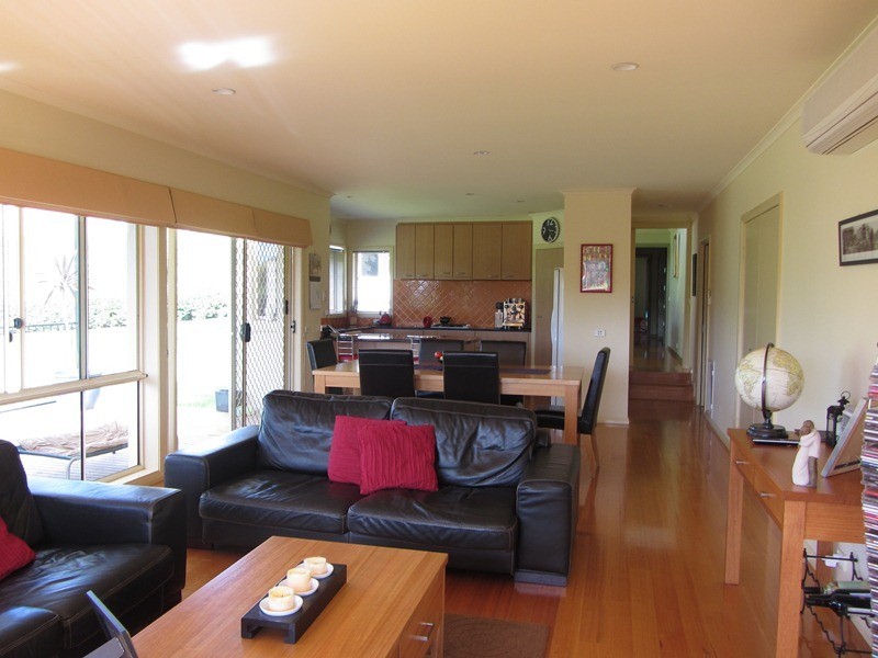 7 Wallace Crescent, Drouin VIC 3818