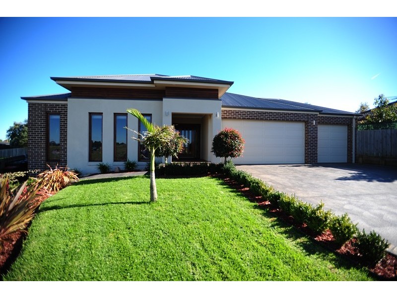 14 Cypress Court, Drouin VIC 3818