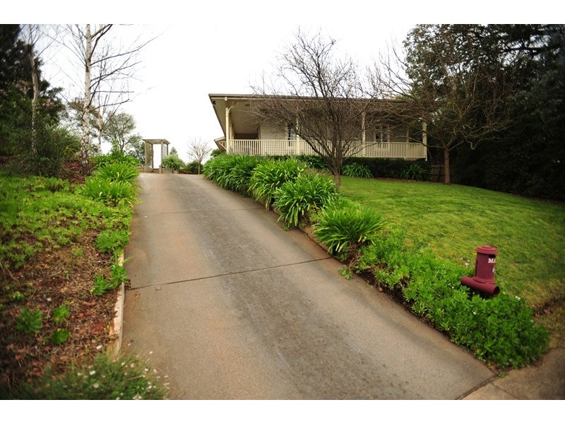 4 James Court, Drouin VIC 3818