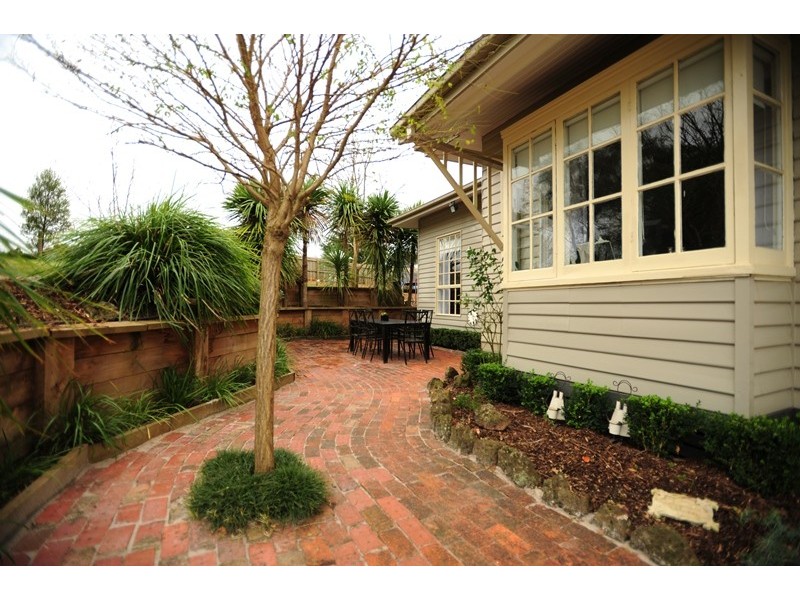 4 James Court, Drouin VIC 3818