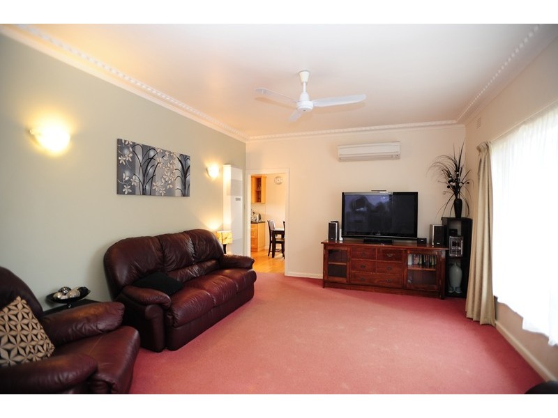 15 McNeilly Road, Drouin VIC 3818