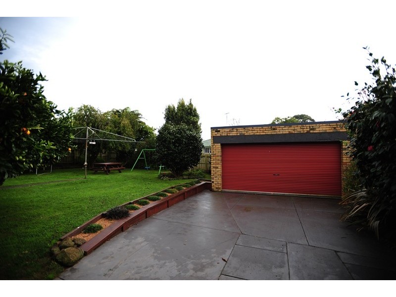 15 McNeilly Road, Drouin VIC 3818