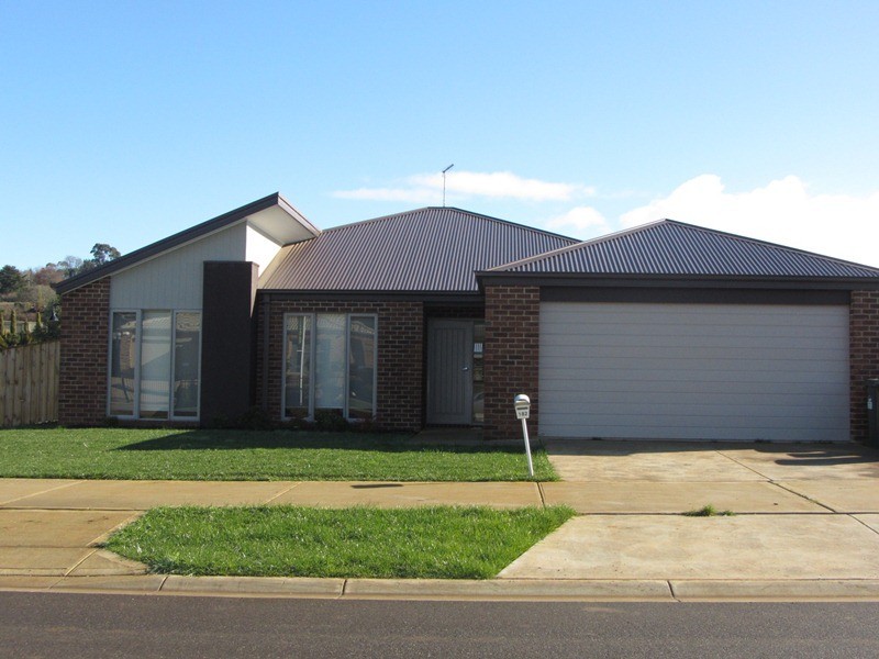 182 Twin Ranges Drive, Warragul VIC 3820