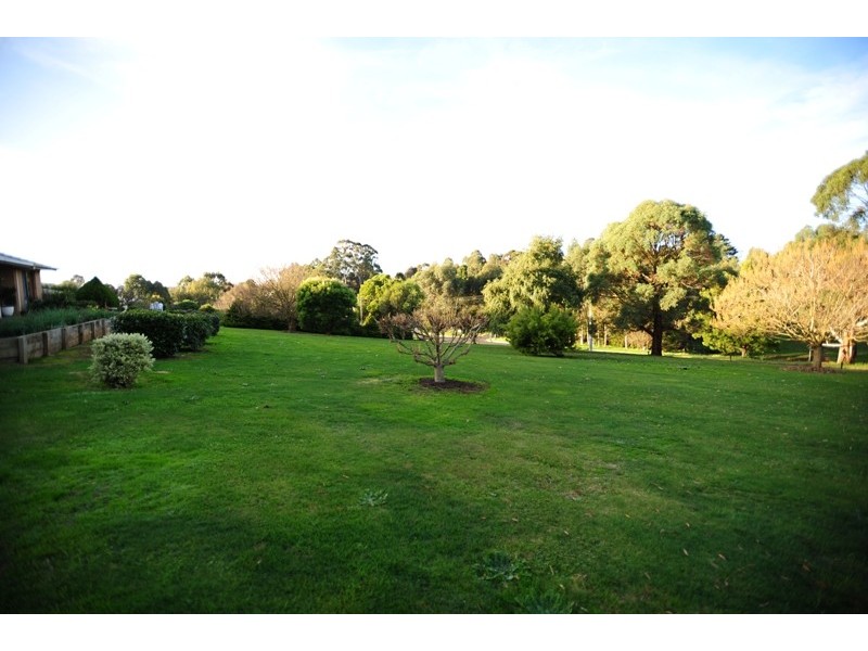 2 Warraview Close, Warragul VIC 3820