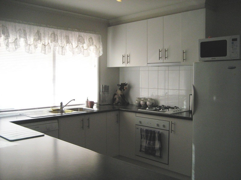 6 Lomandra Court, Drouin VIC 3818