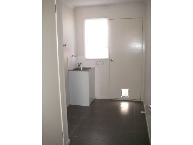 6 Lomandra Court, Drouin VIC 3818