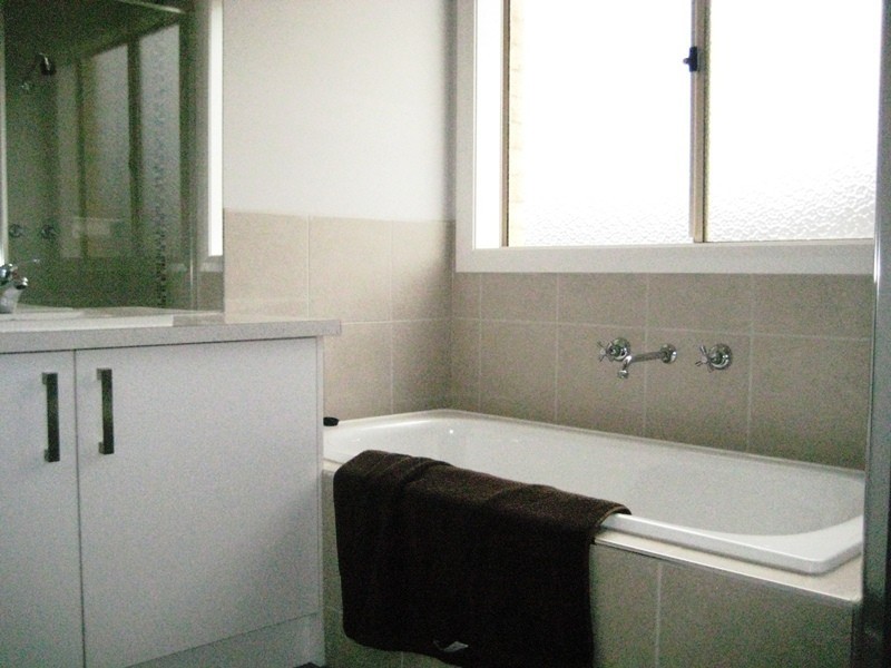 70 Lampard Road, Drouin VIC 3818