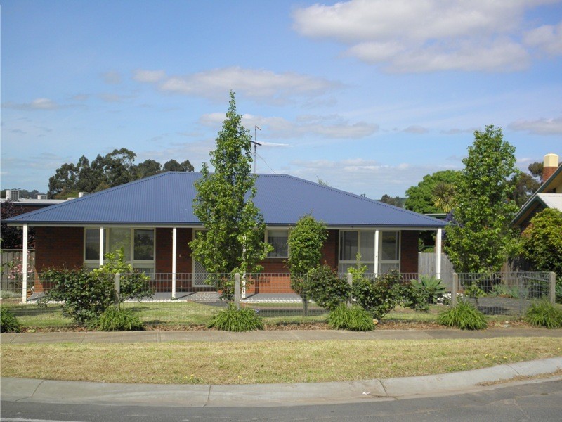 4 Main South Road, Drouin VIC 3818