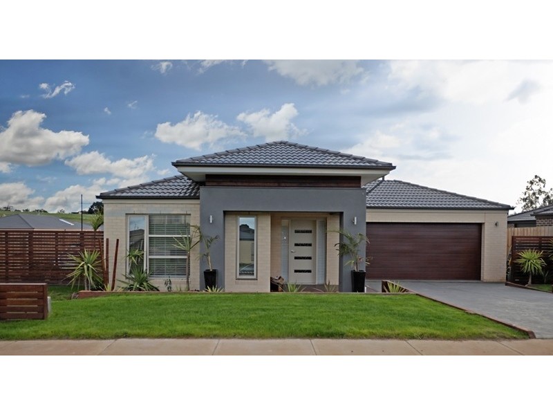 1 Wordsworth Court, Drouin VIC 3818