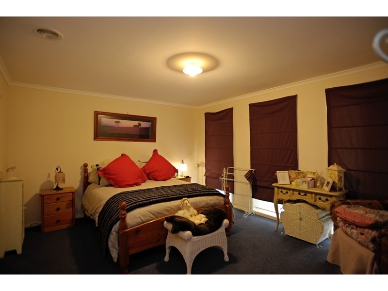 16 Hamilton Drive, Warragul VIC 3820
