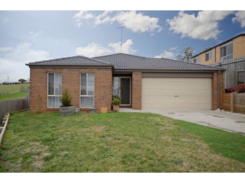 13 Vivian Court, Drouin VIC 3818