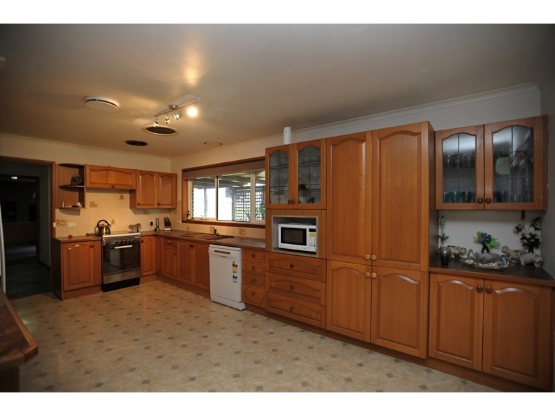 18 Bella Vista Drive, Warragul VIC 3820