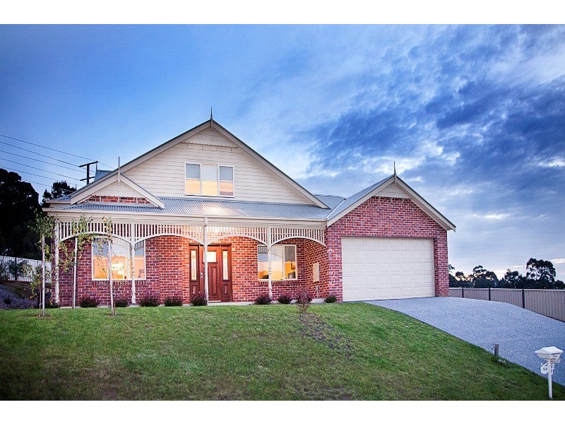 10 Crystal Court, Drouin VIC 3818