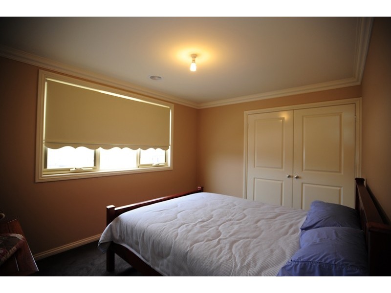 10 Crystal Court, Drouin VIC 3818