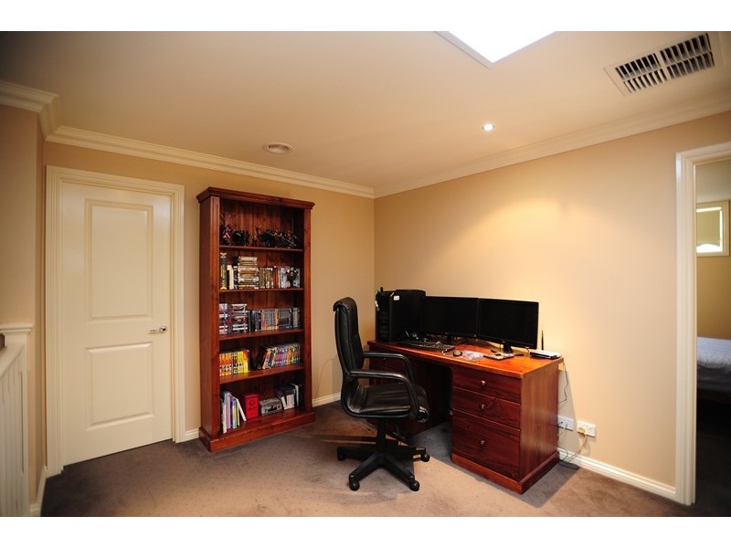 10 Crystal Court, Drouin VIC 3818