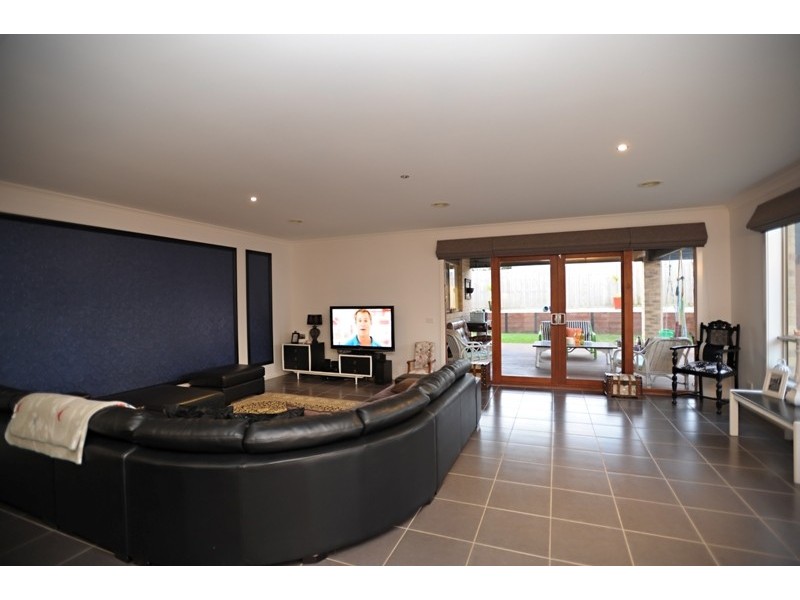 105 McNeilly Road, Drouin VIC 3818