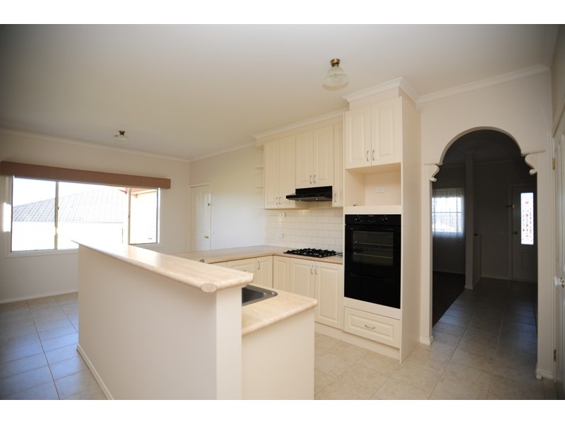 8 Casmil Court, Warragul VIC 3820