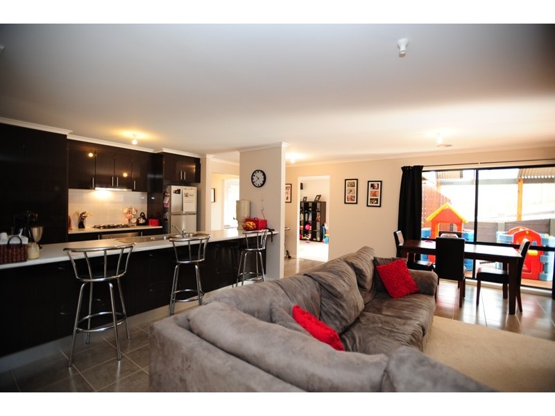 37 Dawson Drive, Warragul VIC 3820