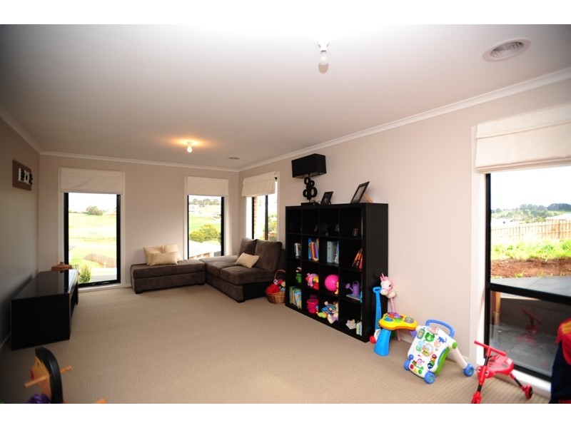 37 Dawson Drive, Warragul VIC 3820