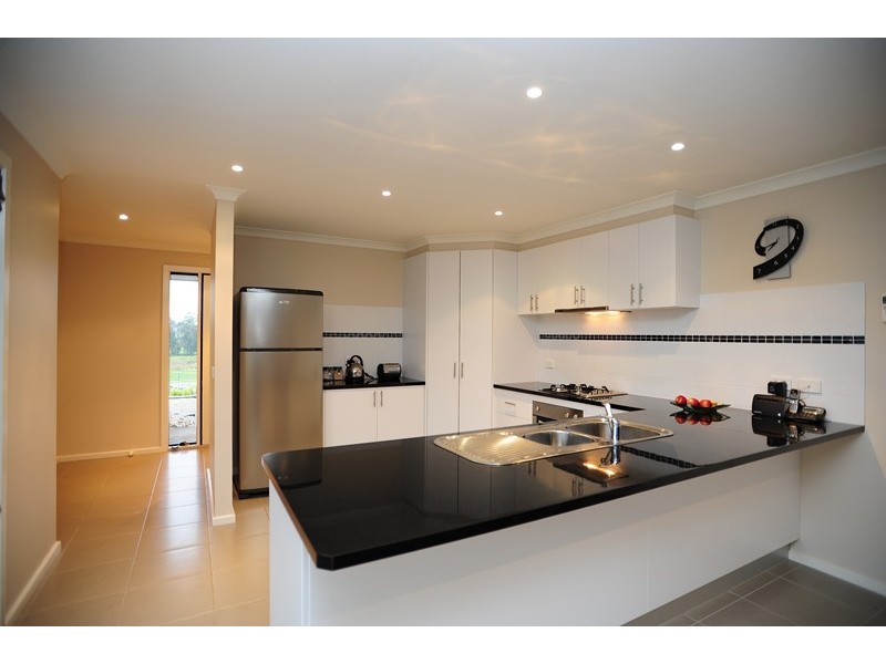 17 Monica Drive, Drouin VIC 3818