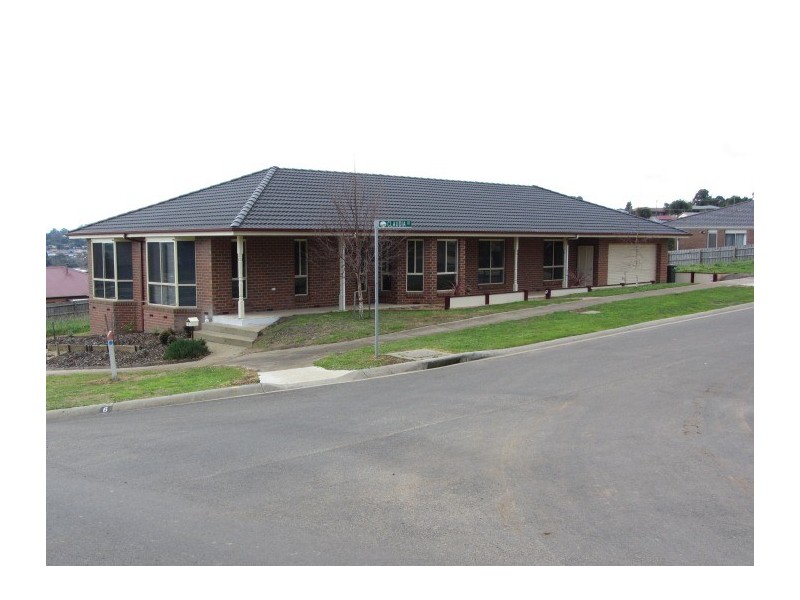 6 Summerhill Boulevard, Drouin VIC 3818