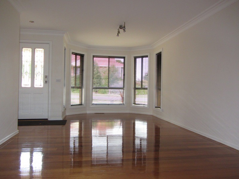 6 Summerhill Boulevard, Drouin VIC 3818