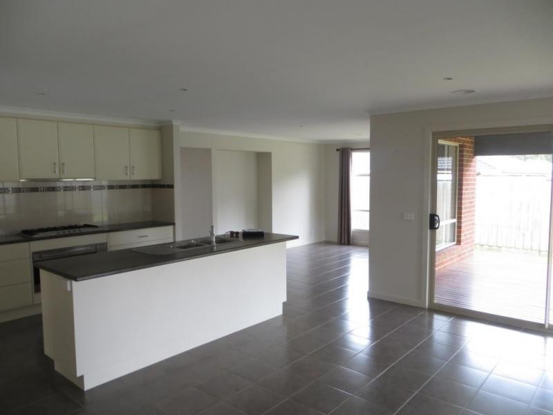 31 Miller Close, Drouin VIC 3818
