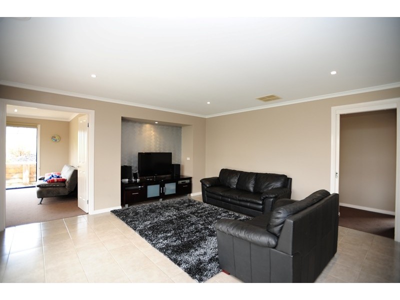 17 Glendon Drive, Warragul VIC 3820