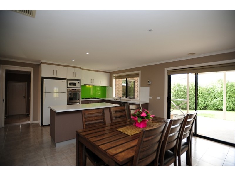 17 Glendon Drive, Warragul VIC 3820