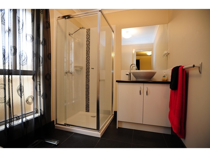 13 Mineral Court, Drouin VIC 3818