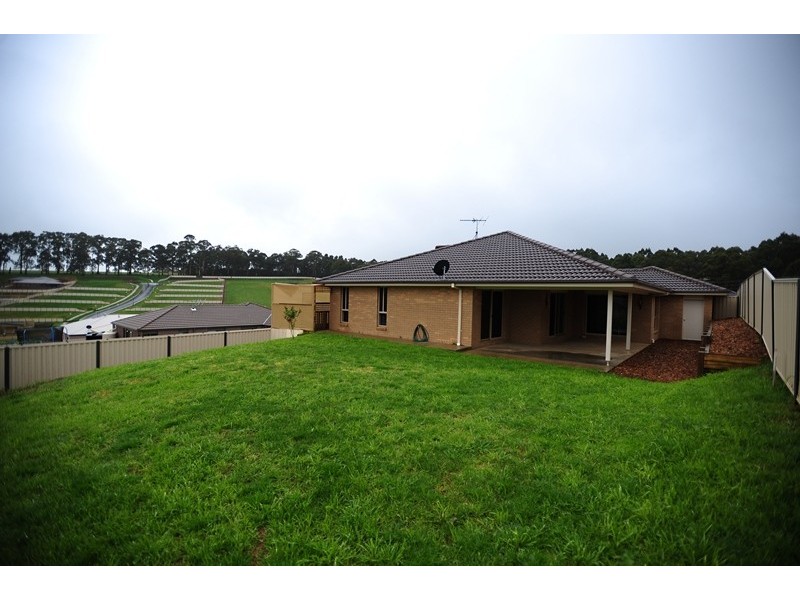 13 Mineral Court, Drouin VIC 3818