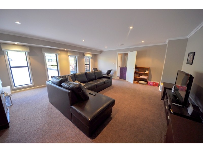 6 Highclere Street, Warragul VIC 3820
