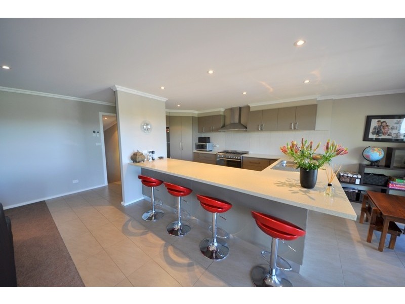 6 Highclere Street, Warragul VIC 3820