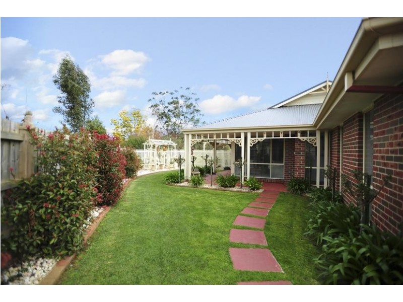 5 Lowe Place, Warragul VIC 3820