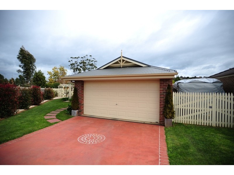 5 Lowe Place, Warragul VIC 3820