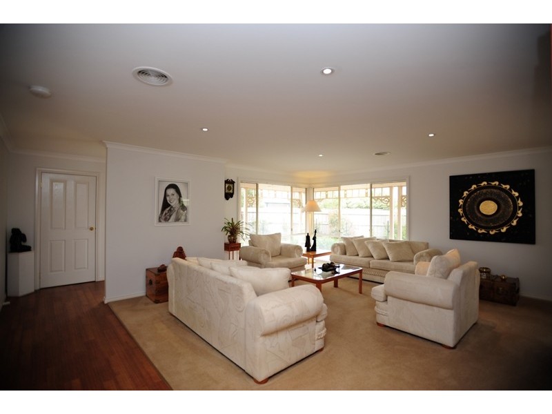 5 Lowe Place, Warragul VIC 3820