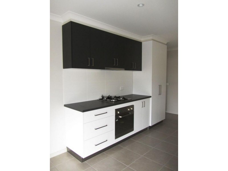 6 Dot Court, Drouin VIC 3818